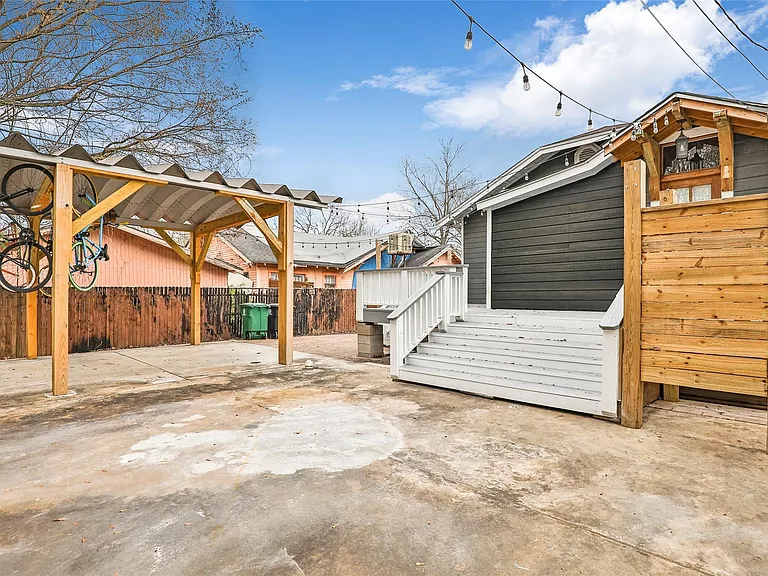 4731 Woodside St — Photo 11