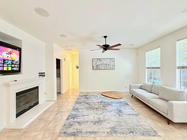 863 Dederick Ct — Photo 13