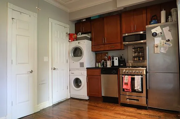 Rented by NY Living Solutions | media 15