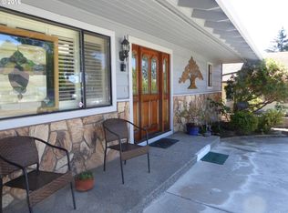 820 Cameo Ct, Brookings, OR