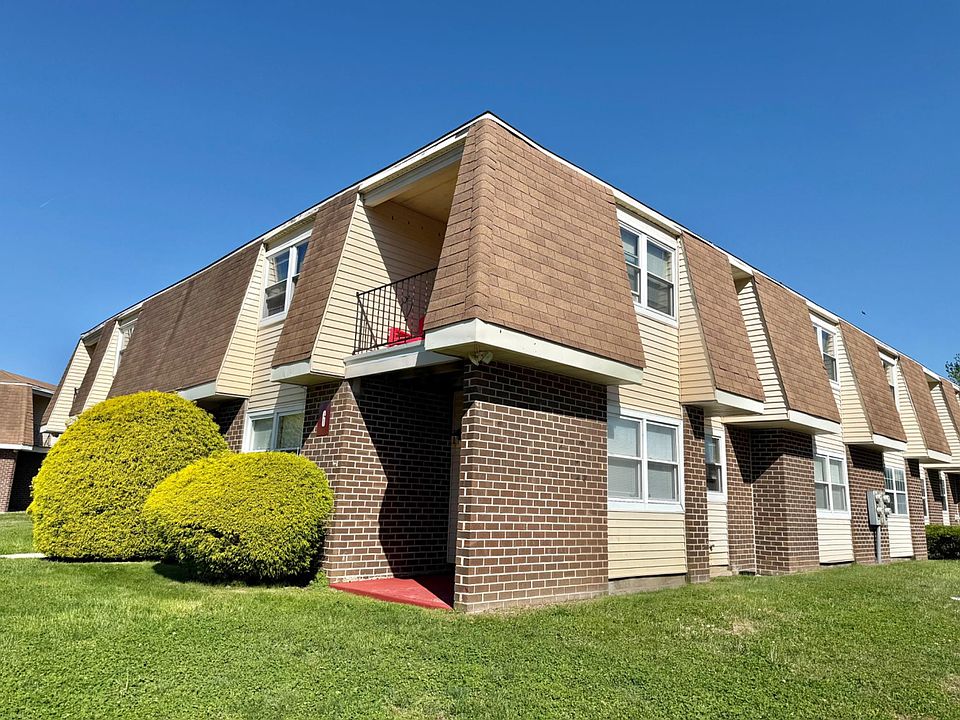 1st image of 6 Florence Tollgate Pl Unit 3