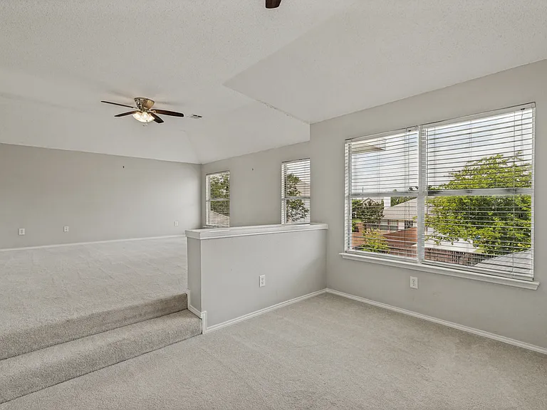 3900 Columbus Dr — Photo 29