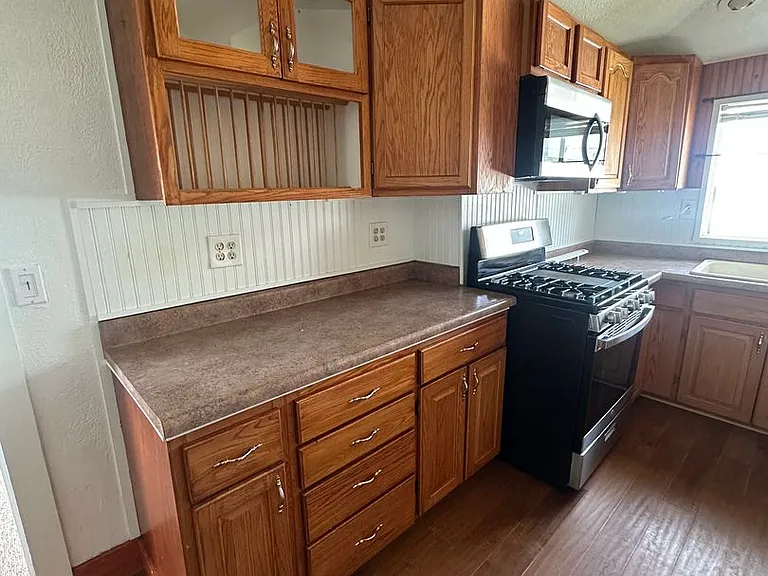 646 South Coleman Street — Photo 11