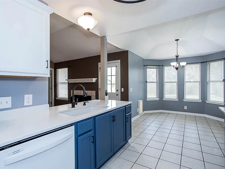 814 Lantana Ln — Photo 12