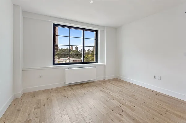 Rented by Modern Spaces | media 14