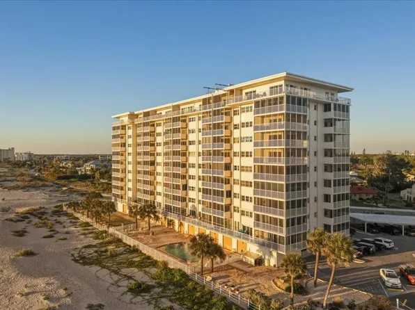 633 Alhambra Rd APT 301, Venice, FL 34285