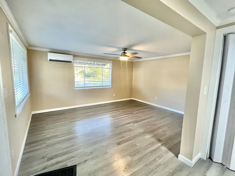 401 Brett Street South - 401 — Photo 2