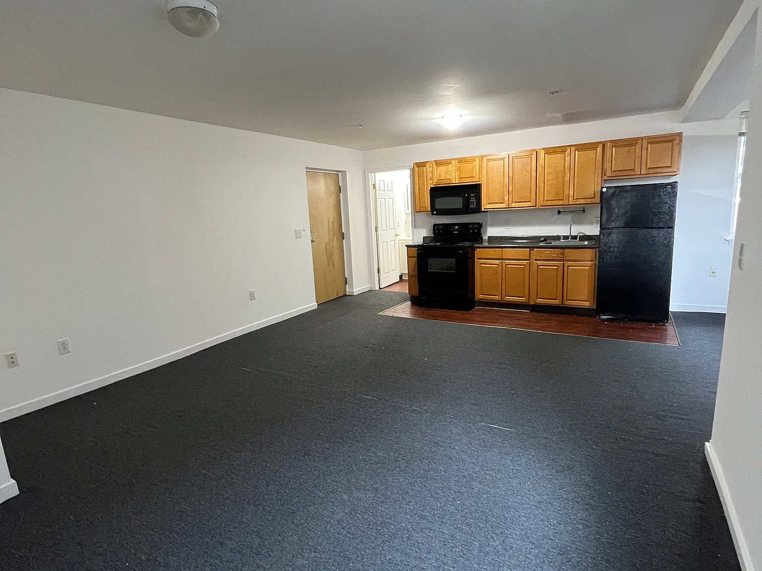 4500 Walnut St — Photo 2