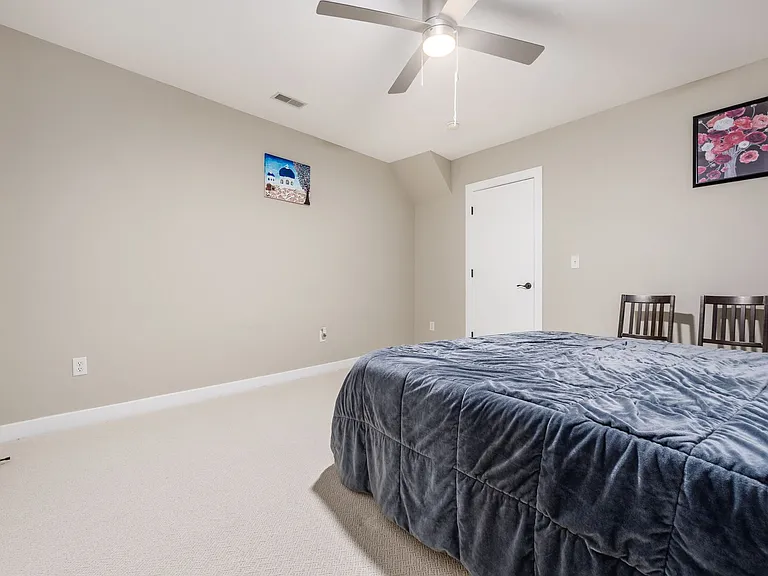 4602 Sandwich Ct — Photo 44