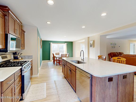 4th image of 1608 Sleepy Hollow Road