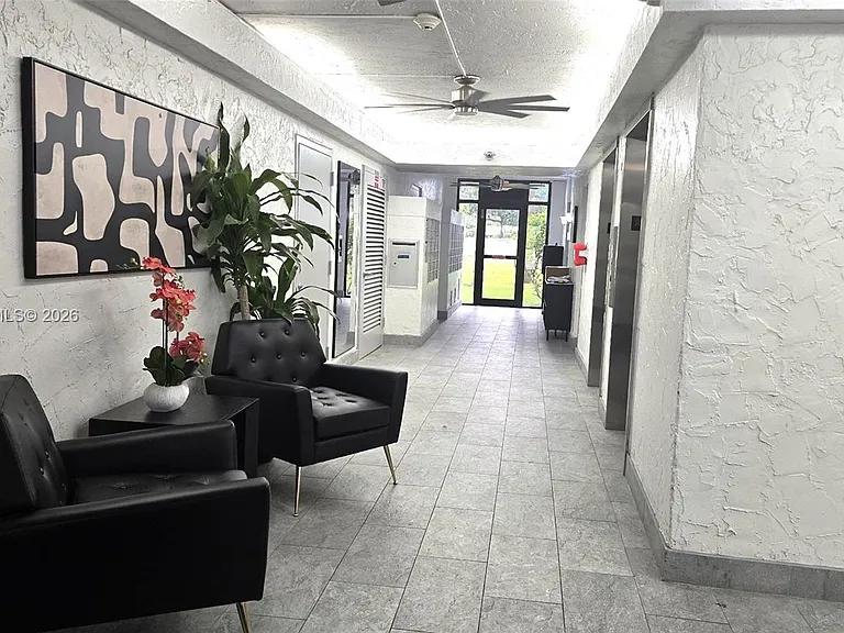 250 Jacaranda Dr #608 — Photo 23