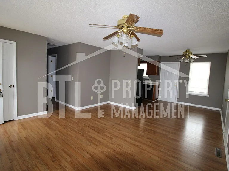 114 Rose Oneill Dr — Photo 6
