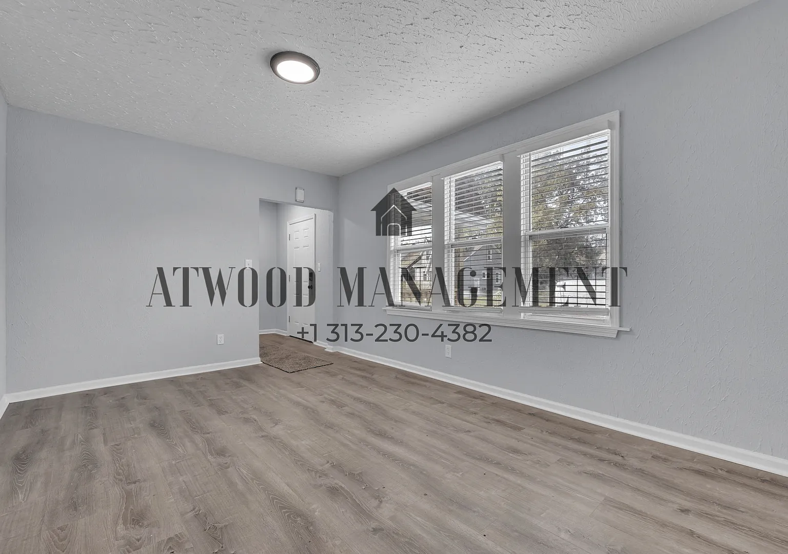 This beautifully updated 3-bedroom, 1.5-bath single-family home is ready for move-in! — Photo 2