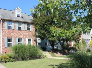 50 Pennwick Dr, Lititz, PA 17543