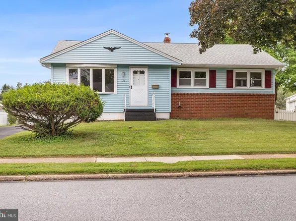 132 Edgewood Ln, Brookhaven, PA 19015