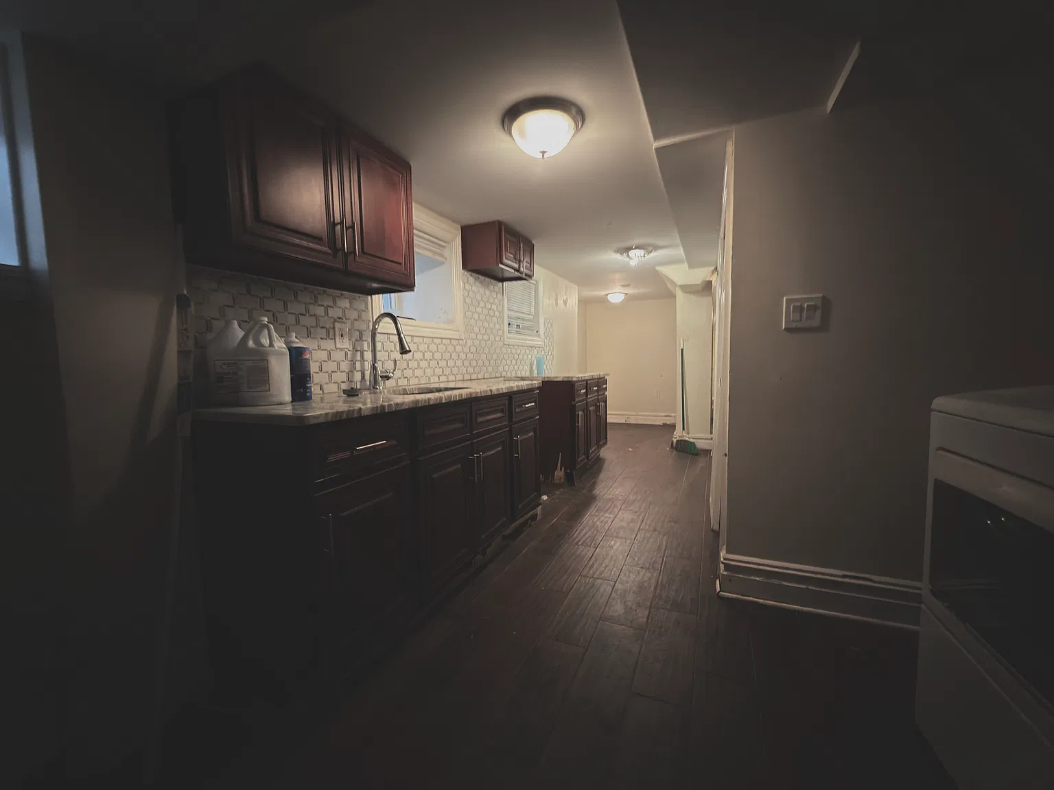 3 bed, 1000 sqft, $1,800 — Photo 2