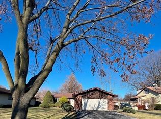 640 W Eggerding Dr, Addison, IL 60101