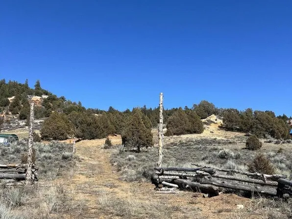 N Pecos Dr, Alton, UT 84710
