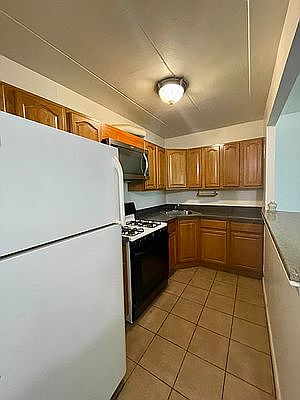 4th image of 7617 47th Ave #1B