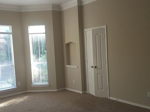 5th image of 7924 Lucian Dr