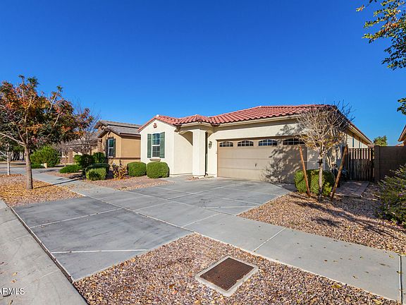3rd image of 10432 W Papago St