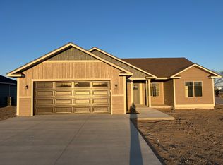 1301 Broce Bnd, Dodge City, KS 67801