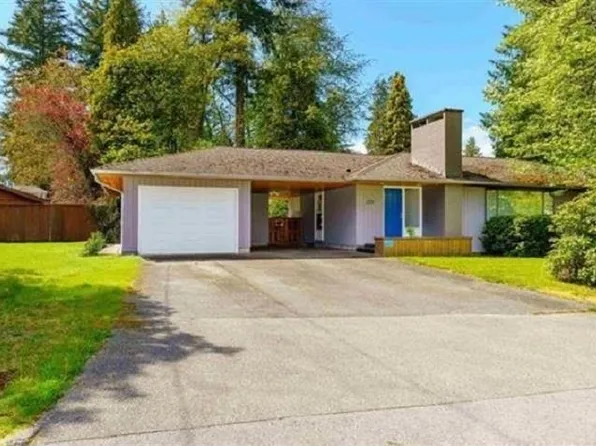 1209 Crest Ct, Coquitlam, BC V3J 5M1