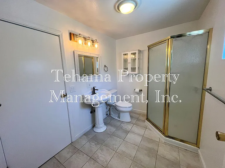 23353 Hamilton Ave — Photo 8