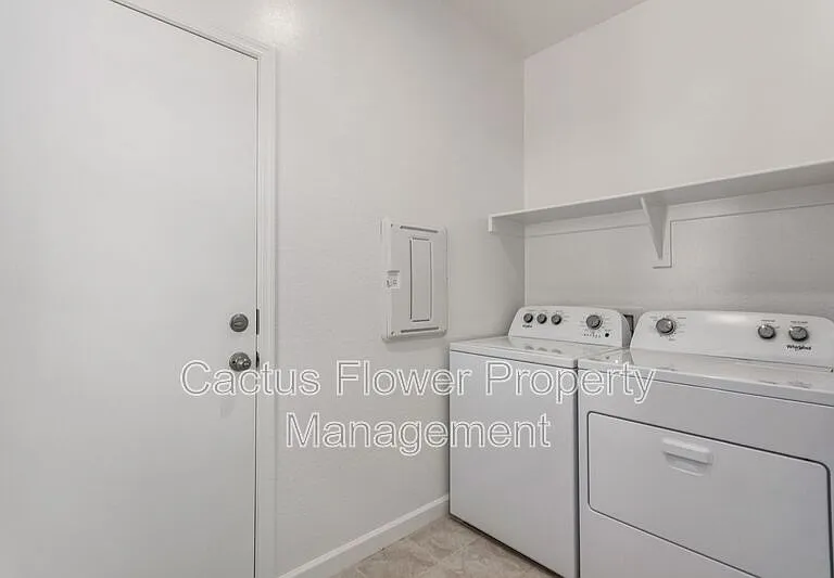 2037 W Shelly Ave — Photo 21