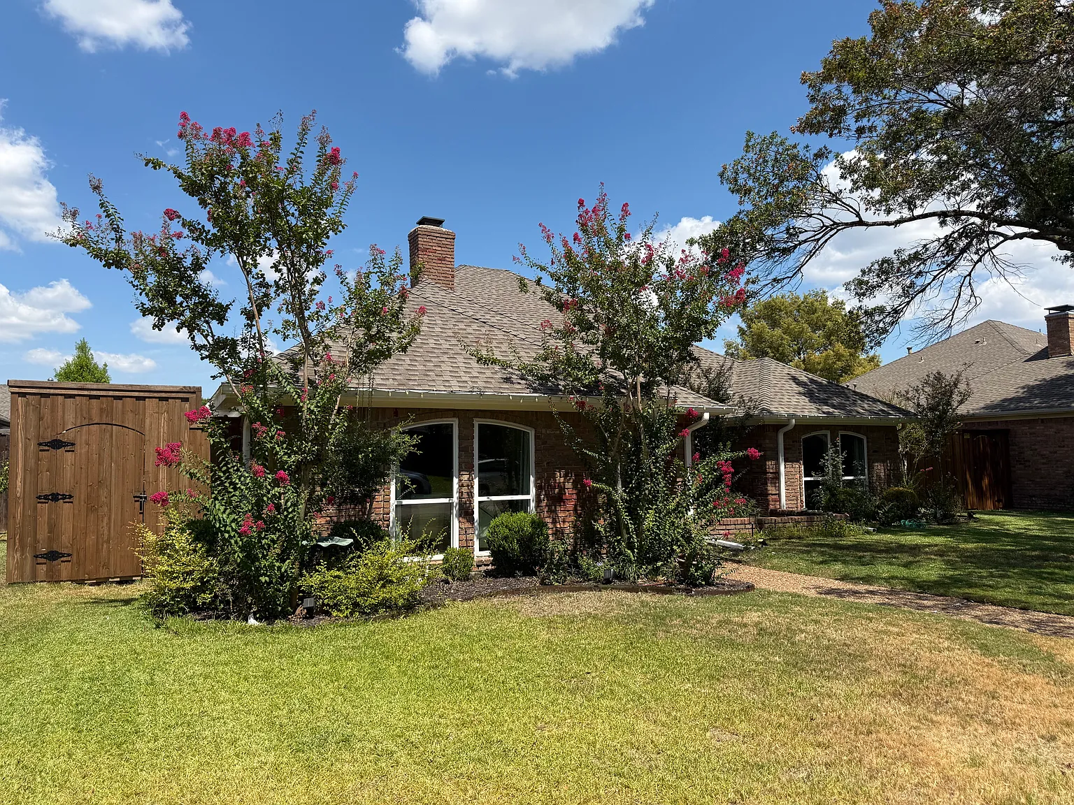 3 bed, 2.5 bath, 2336 sqft, $3,100 — Photo 1