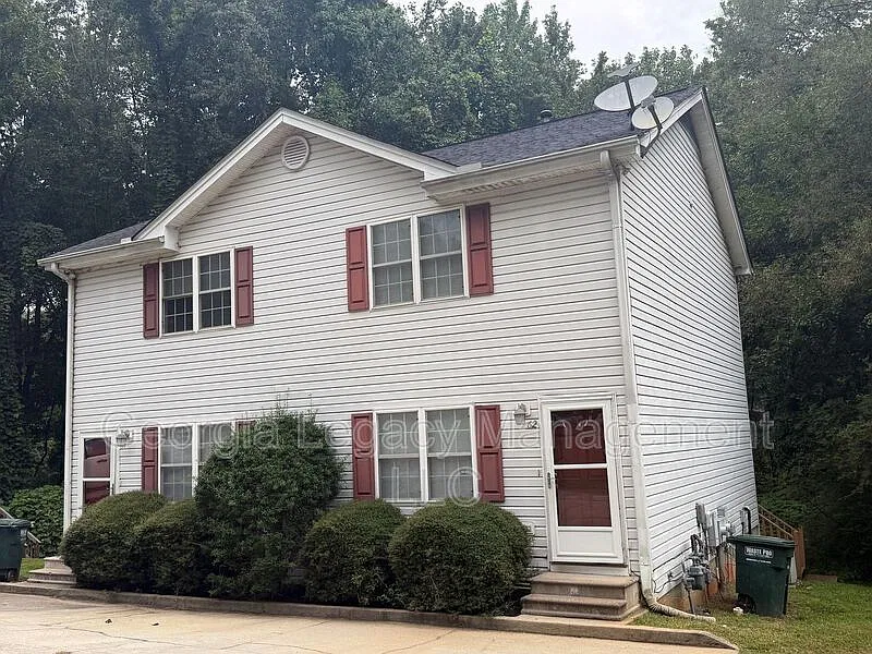 2 bed, 1.0 bath, 1020 sqft, $1,250 — Photo 1