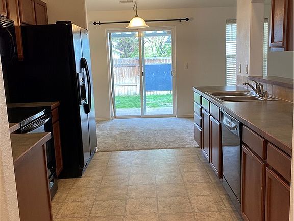 4th image of 1409 E Megan Drive