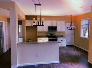 2018 Live Oak St, Savannah, GA 31404