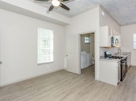 215 N Milby St, Houston, TX