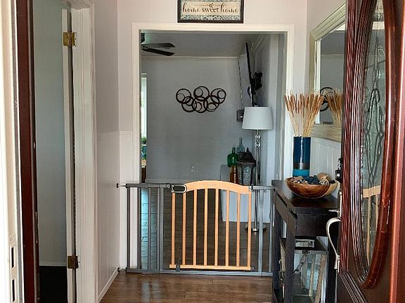 4th image of 10121 Honolulu Dr