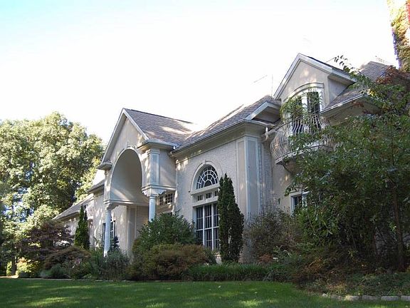 2nd image of 176 Hidden Pond Dr