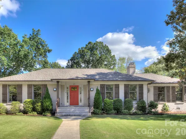 1230 Redcoat Dr, Charlotte, NC 28211