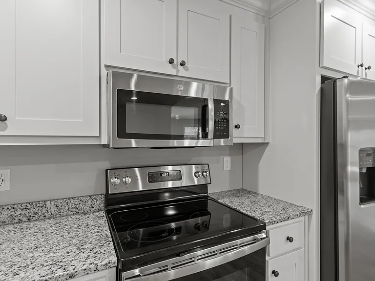 Lucas Ferry Townhomes — Photo 14