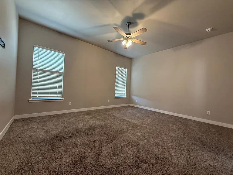 2409 Husk St — Photo 6