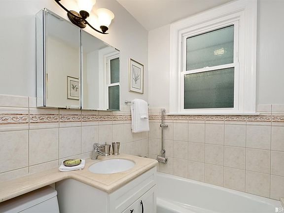 5th image of 886 30th Ave