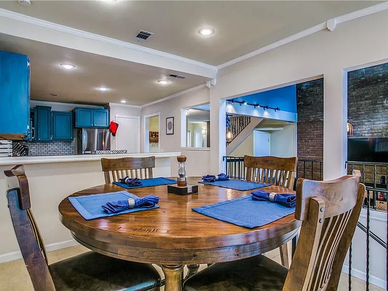 1330 El Camino Real — Photo 12