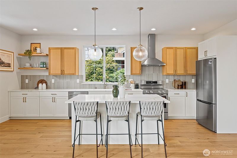 4th image of 4146 3rd Avenue NW