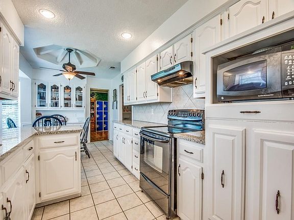 3rd image of 2728 Timberleaf Pl