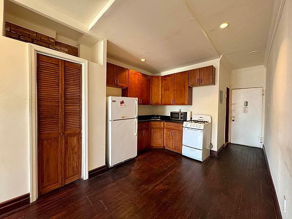 4th image of 2305 2nd Ave APT 46