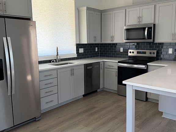 4th image of 28371 S Barlow Rd