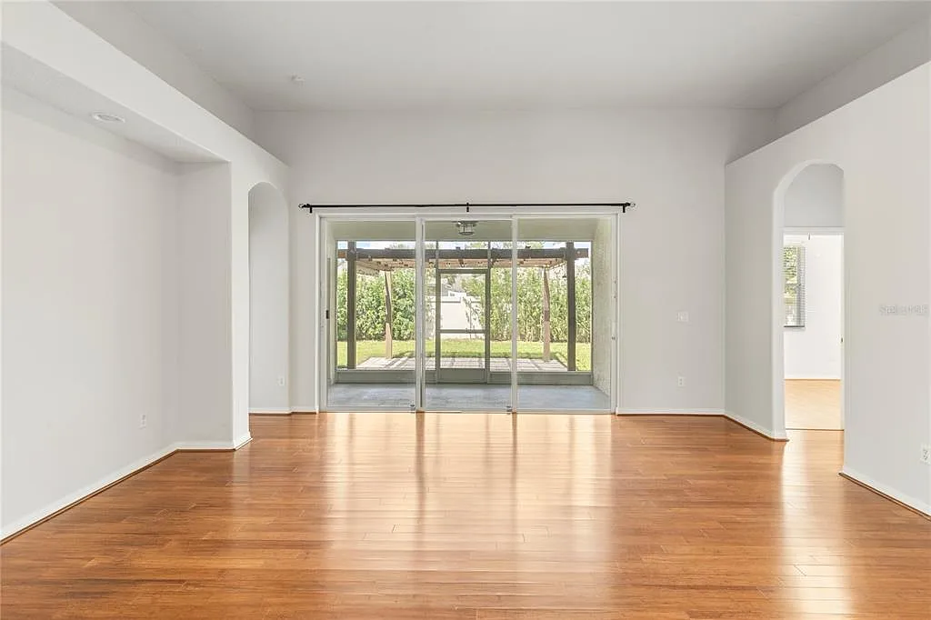 4 bed, 3.0 bath, 2162 sqft, $2,895 — Photo 4