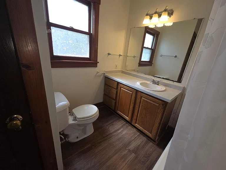 1128 W State St — Photo 13