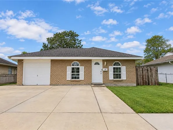 748 Oakwood Dr, Gretna, LA 70056