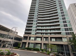33 Elm Dr W #1502, Mississauga, ON L5B 4M2