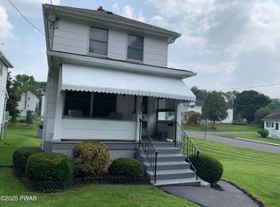 702 Woodlawn St, Throop, PA 18512